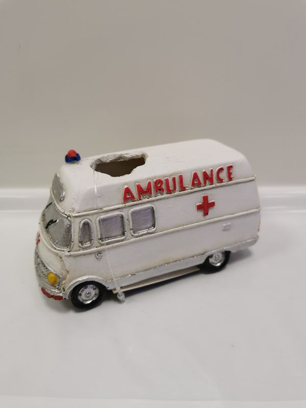 AMBULANCE 13X6X7 CM